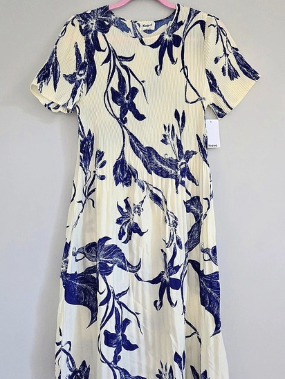 Kindred Floral Pleated Midi Dress Cream & Blue Large